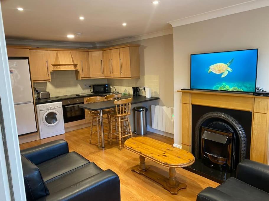 2 Bed Cosy Apartment In Heart Of Mullingar. 外观 照片