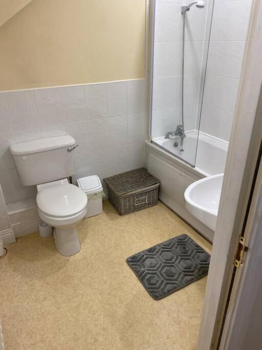 2 Bed Cosy Apartment In Heart Of Mullingar. 外观 照片